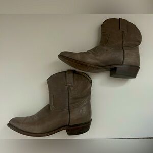 Frye Gray Ankle Cowgirl boots size 9